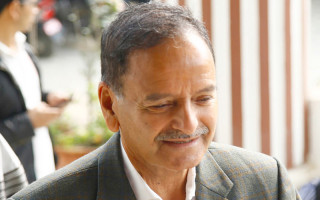 आफ्नो योगदान सम्झाउँदै  मतदाताको घरदैलोमा पुगे नेता सिटौला