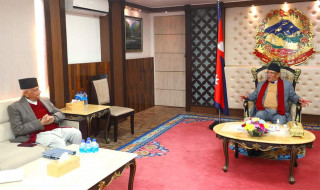 माधव नेपाल र सुवास नेम्वाङमध्ये एकलाई राष्ट्रपति बनाउन प्रचण्डलाई ओलीको प्रस्ताव