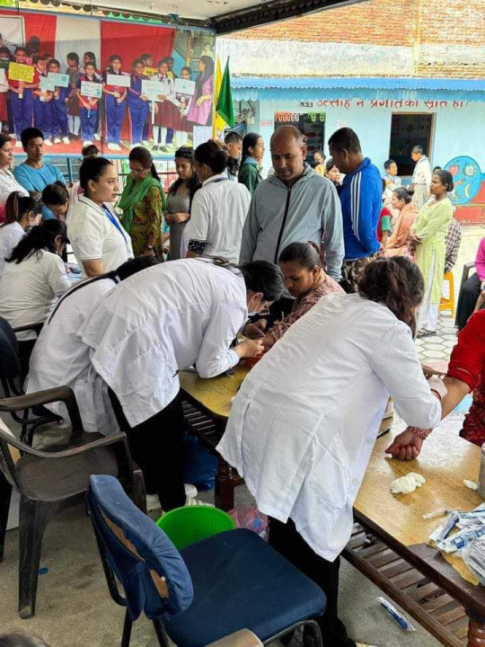 सुनापाती पोलिक्लिनिक द्वारा निःशुल्क स्वास्थ्य सिविर,पाँचसय बढीले  लिए सेवा