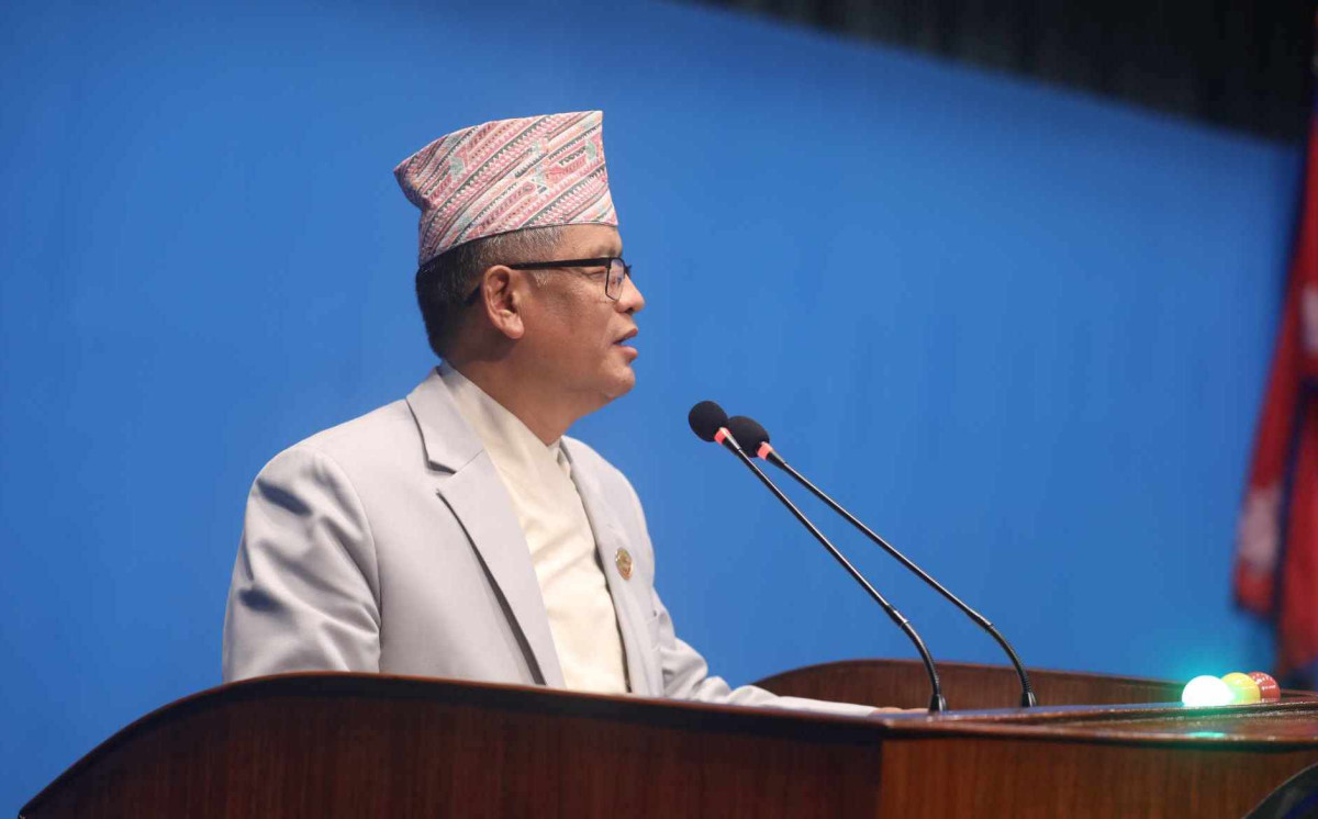 भ्रष्टाचार नियन्त्रण गर्न सरकारले ५०० र हजारका नोटमा तत्काल प्रतिबन्ध लगाउनुपर्छ : सांसद गुरुङ