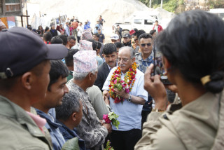 नेपाल कम्युनिष्ट पार्टी (माओवादी केन्द्र)का अध्यक्ष तथा पूर्वप्रधानमन्त्री पुष्पकमल दाहाल ‘प्रचण्ड’ बारपाकमा