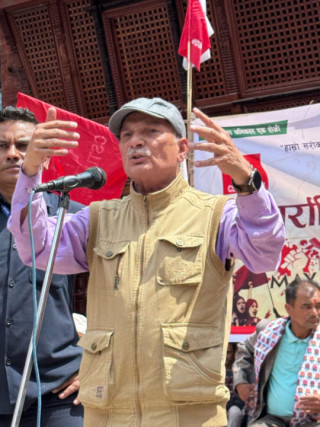 कम्युनिष्ट पार्टीका नेताहरु सत्तामा पुगेपछि मजदुरका हकहितका  विषयलाई वेवास्ता गरे : पुर्वप्रधानमन्त्री  डा. भट्टराई