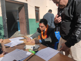 गोरखा क्षेत्र नं २ मा कांग्रेसका प्रकाशचन्द्र दवाडीद्वारा उमेदवार मनोनयन दर्ता