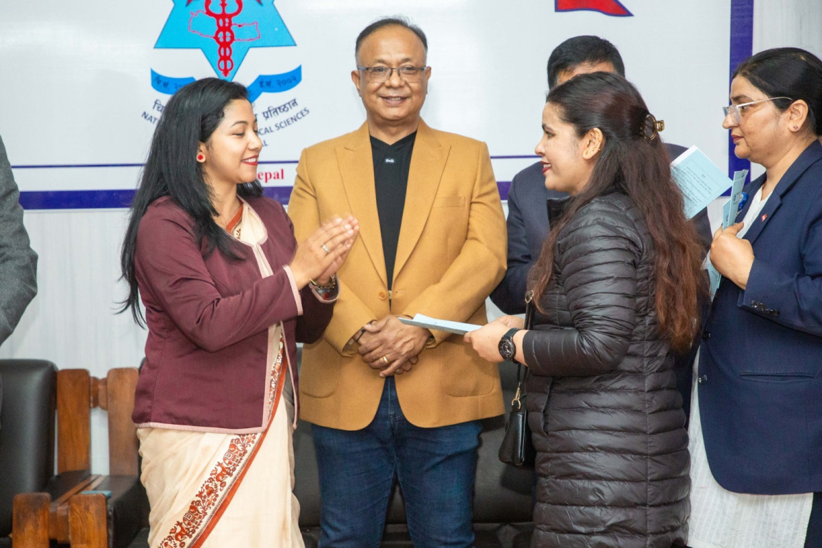 स्तन र पाठेघरको मुखको क्यान्सर परीक्षण सुरु : जाँचका लागि पहिलो दिन १३६ जनलाई रिफरल स्लिप